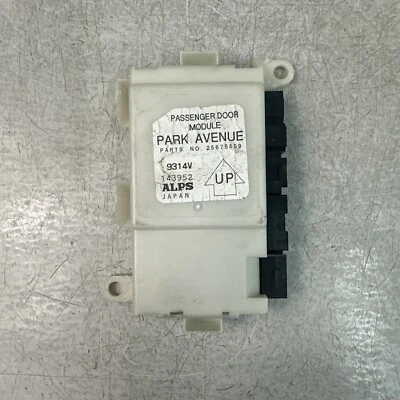 Módulo de puerta delantera Buick Park Avenue 98-05 GM 25675809 lado del pasajero OEM Foto 1 de 4