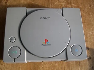 PS1 SONY PLAYSTATION 1 SCPH-9002 HOME VIDEO GAMING CONSOLE ONLY GREY - Picture 1 of 4