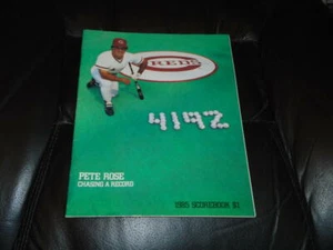 1985 PETE ROSE RECORD BREAKER 4192 HITS CINCINNATI REDS BASEBALL PROGRAM NR MINT - Picture 1 of 3
