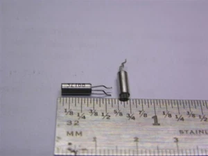 100 Abracon AB38T-32.768KHZ-9D-M 32.768kHz Stimmgabel PCB Kristalle - Bild 1 von 1