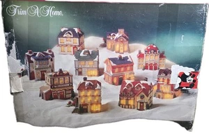 Beautiful 1994 Yi Cheing Dicken’s Trim A Home 10 Pc Christmas Village Set - Bild 1 von 4