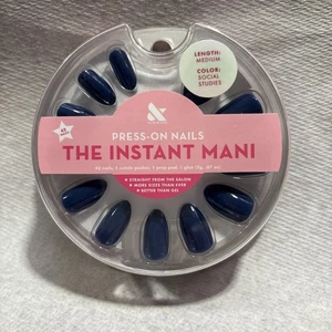 NIB Olive And June The Instant Mani Medium Nails  Dark Blue - Picture 1 of 3