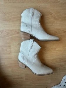 New Lipsy London Beige Chelsea Western Style Cowboy Boots Size 7Uk - Picture 1 of 8