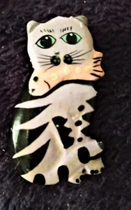 Pin Whimsical Hand painted From Bali - Picture 1 of 2