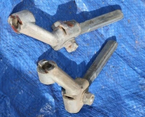 YAMAHA YM1- 125 OEM FOOT PEG'S   - Picture 1 of 1