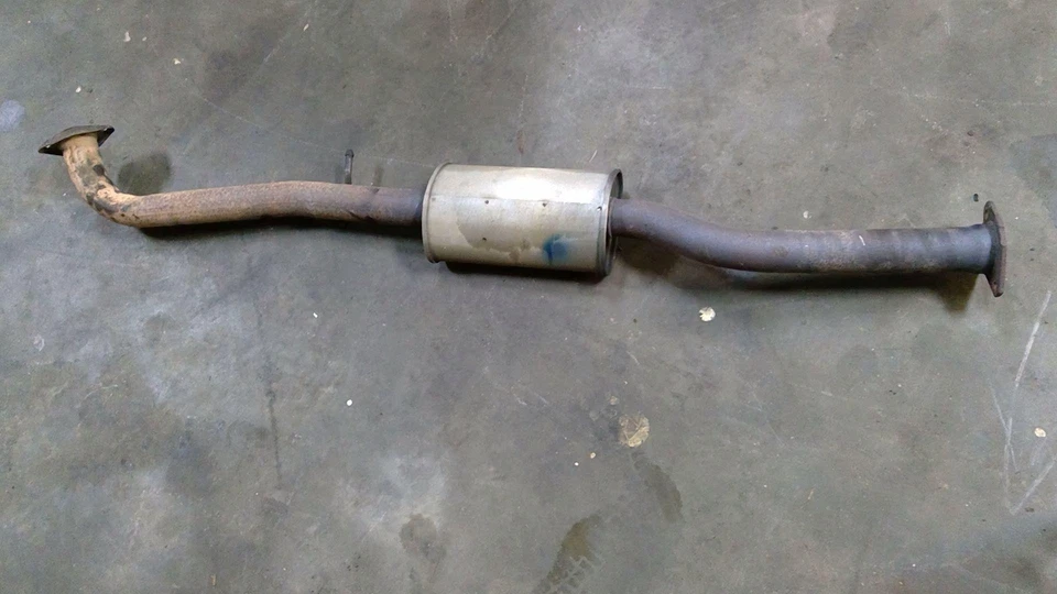 Muffler Middle Pipe Resonator OE 20300 Cd000 Fits INFINITI FX35 2003-2008 - Image 1 of 2