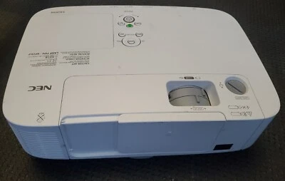 NEC P401W 3LCD Projector 4000 Lumens WXGA HD 1080i HDMI - Needs new lamp - Image 1 of 4