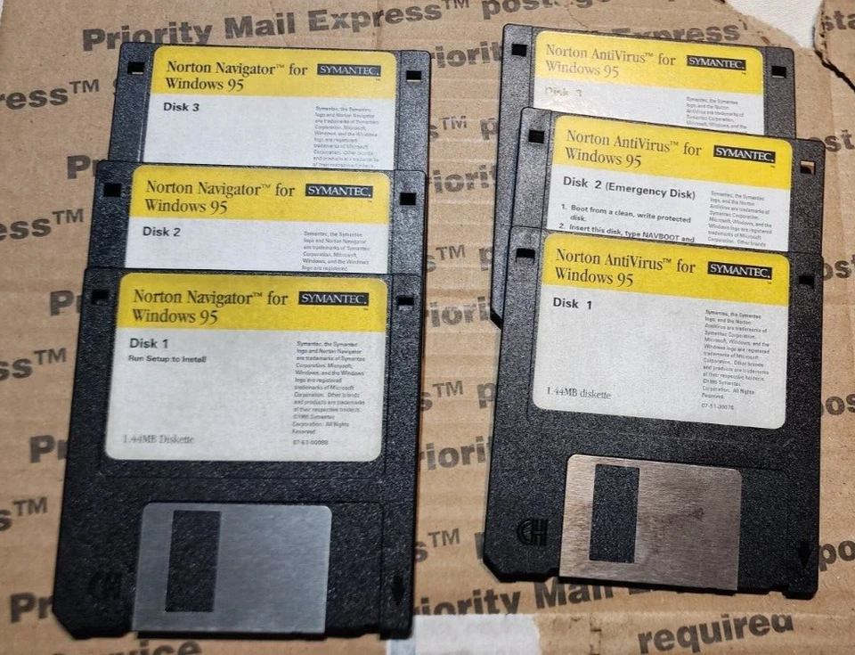 Vintage Symantec Norton Navigator and Norton Antivirus for Windows 95 3.5 floppy - Image 1 of 1