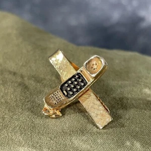 Vintage Goldtone Neuheit Telefon Krawatte Clip Emaille - Bild 1 von 4