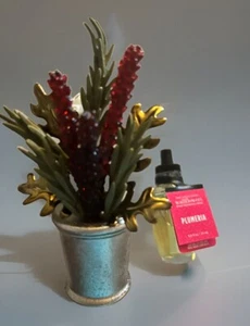 Bath & BodyWorks Wallflower Plug in Rosemary, Lavender & Oak Leaves w/Plumeria - Picture 1 of 3