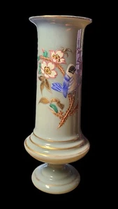 ANTIQUE VICTORIAN BRISTOL FOOTED VASE 10" HAND PAINTED BIRD OPALINE BLOWN GLASS - Picture 1 of 9