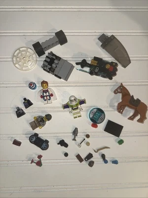 Minifiguras y piezas Lego. Regreso al Futuro, Ser. Patinador callejero 4, Toy Story, etc. Foto 1 de 4