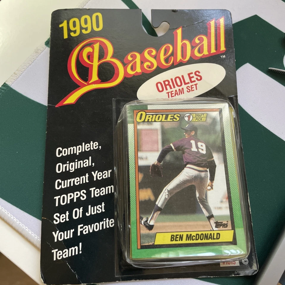 Juego de perchas selladas de fábrica Topps Orioles Team 1990 Foto 1 de 4