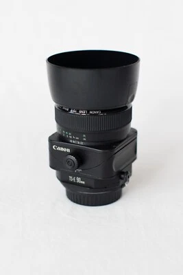 [MINT] Canon TS-E 90mm f/2.8 TS Lens - Image 1 of 4
