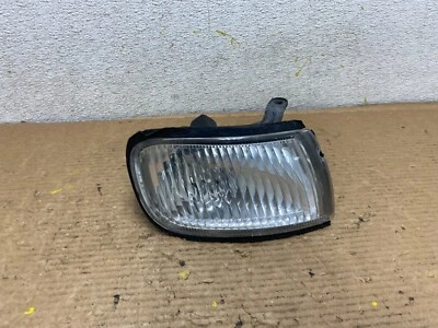Nissan Máxima 1997-1999 pasajero derecho esquina derecha intermitente OEM O1856 DW Foto 1 de 4