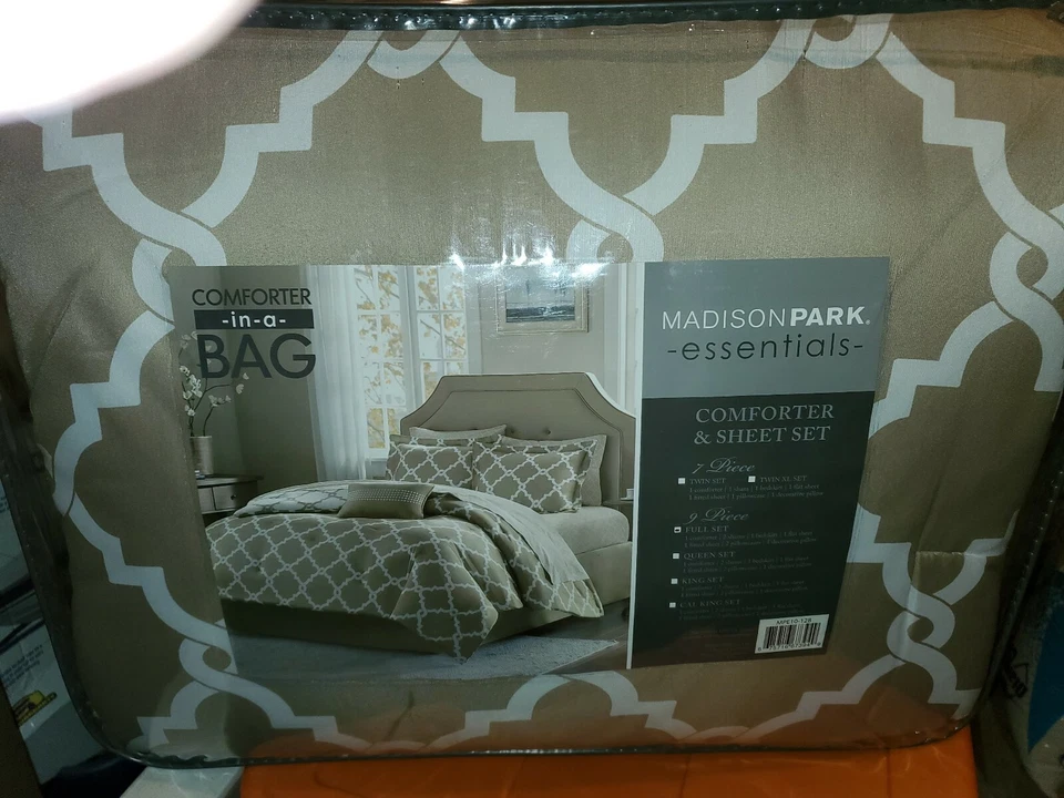 Juego de cama Madison Park tamaño completo 7 piezas edredón, fundas, falda, almohadas NUEVO Foto 1 de 4
