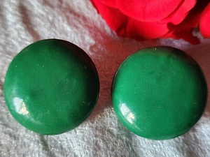 Collection duo boutons anciens en cuir verni vert lumineux pied 2,4 cm D12P - Picture 1 of 3