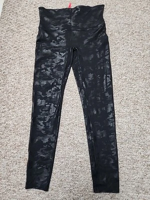 SPANX XL Faux Leather Glossy Camo Matte Black shaping slimming Leggings 30x27 - Image 1 of 4