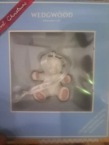 Wedgwood 2019 Baby's First Christmas Pink Ornament Keepsake blanco y rosa original caja - Imagen 1 de 2