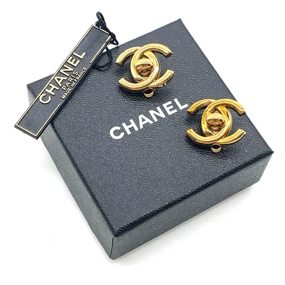 Auténticos Pendientes Chanel Vintage Coco Mark Turn Lock 96P Caja Oro SK110462 Foto 1 de 4