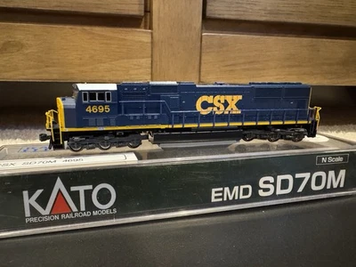 Kato N Scale CSX SD70M 4695 DCC Ready - Image 1 of 2