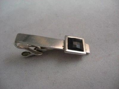 Barra de corbata vintage con clip de corbata: joya facetada negra tono plata Foto 1 de 4