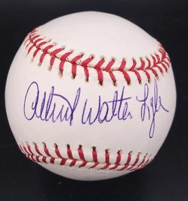 SPARKY LYLE SIGNED BASEBALL OMLB FULL NAME "WALTER" YANKEES YANKEES JSA! - Image 1 of 4