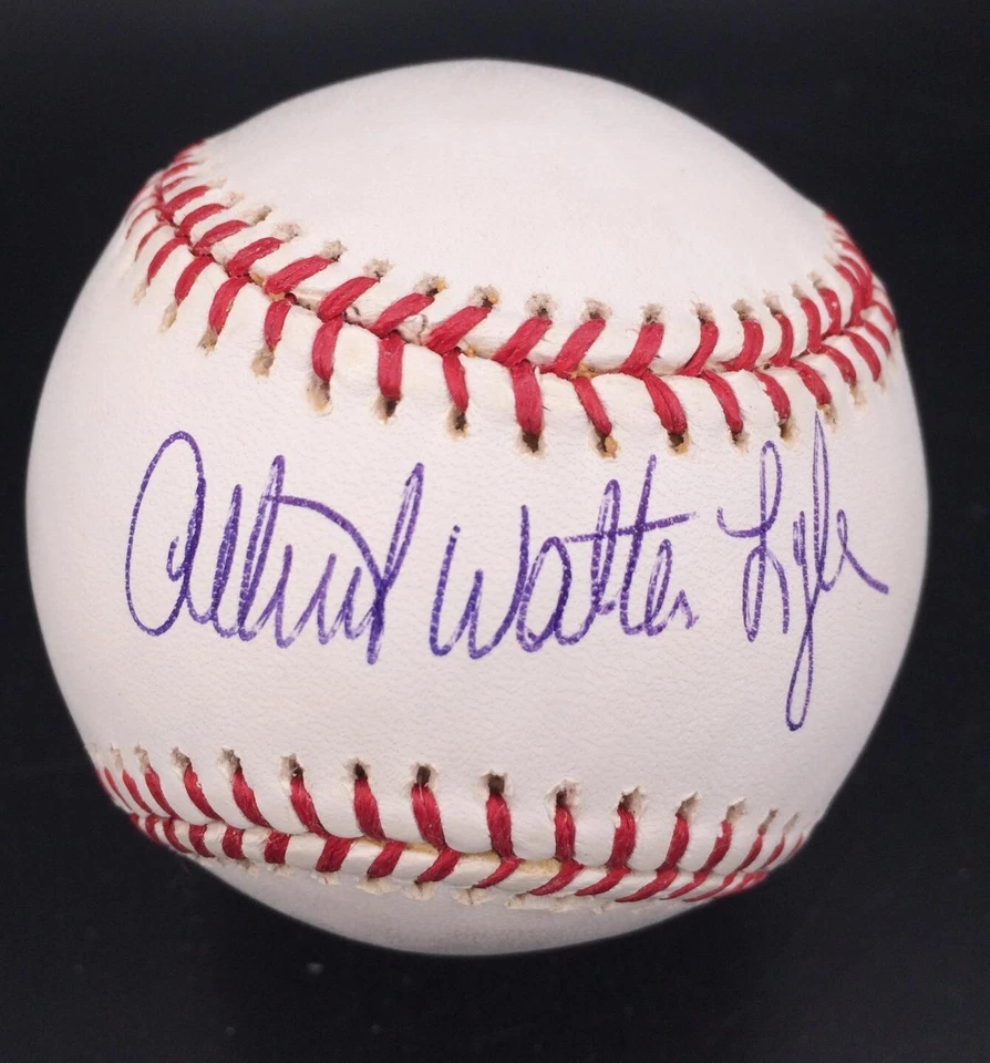 SPARKY LYLE SIGNED BASEBALL OMLB FULL NAME "WALTER" YANKEES YANKEES JSA! - Image 1 of 4