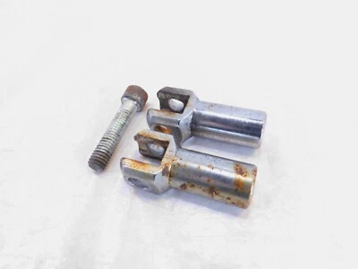 Par de soportes de montaje de clavija de pasajero Harley Davidson Softail cromados Foto 1 de 4