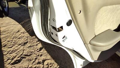 Pestillo de puerta trasera izquierda para conductor Hyundai Elantra 2001-2004 con varillas/cables trasero OEM Foto 1 de 4