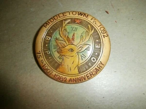 Vintage Middletown PA 1907 - 1982 BPOE Elks Pinback Badge Hand Painted Canada - Bild 1 von 2