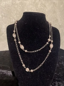 Vintage silberfarbene Kette und Perlen Halskette 35 Zoll  - Bild 1 von 8