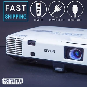 Proiettore Epson PowerLite 1965 uso domestico come tv gaming - Foto 1 di 6