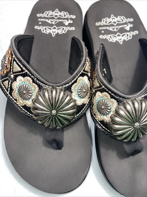 Chanclas de plataforma Montana West para mujer negras/naranja/turquesa y plateadas concho Foto 1 de 4