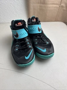 Zapatos de baloncesto Nike GS Zoom Lebron Soldier VIII 653645-005 juveniles talla 6,5 años - Imagen 1 de 5