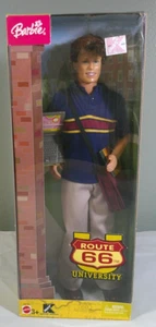 Muñeca Barbie Route 66 University Ken 2003 - Mattel B2735 - ¡En caja original!! - Imagen 1 de 5