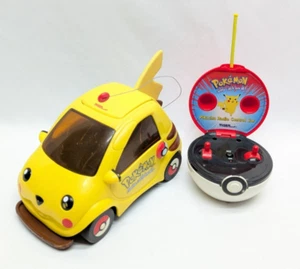Vintage Pokémon Pikachu RC Auto Ferngesteuert & Poke Ball von Tiger - Funktioniert - Bild 1 von 13