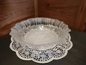 ORNATE MIKASA CHRISTMAS THEMED FROSTED & ENGRAVED 3-D GLASS CANDY/TREAT BOWL - Picture 1 of 5