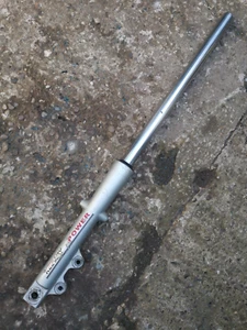 Keeway Speed 125 2009 / 2010 / E.F.I 59 Plate Left Side Fork / Standrochion - Bild 1 von 7