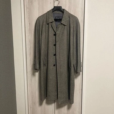 Abrigo largo Burberry para hombre de lana cachemir balmacaan a cuadros espiga negro marrón Foto 1 de 4