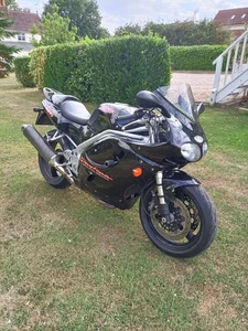 Triumph T595 Daytona - Picture 1 of 12