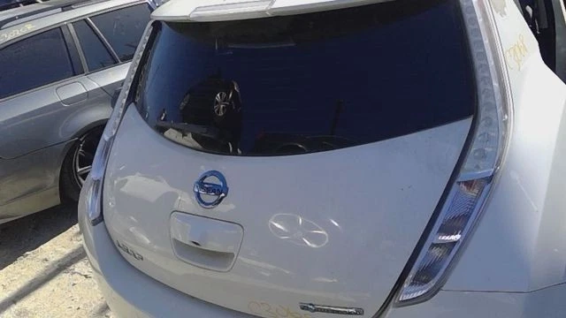 13 NISSAN LEAF maletero/tapa/portón trasero blanco qak Foto 1 de 4