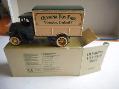 ERTL H175WO Bulldog Mack Truck Olympia Toy Fair London 1997 + box - Image 1 of 4