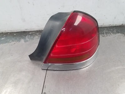Luz trasera para pasajero derecho Grand Marquis/Corwn Vic Victoria 2002 #9286 P3 Foto 1 de 4