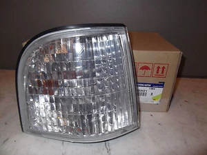 GENUINO MERCEDES BENZ MB VAN MB100 & MB140 SERIES LUZ INTERMITENTE DELANTERA - DIESTRO - Imagen 1 de 1