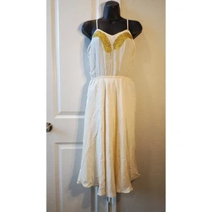 Nuevo con etiquetas Vestido Beyond Vintage Bordado Pluma Dorada Seda Talla S - Imagen 1 de 12