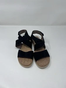 New Direction Womens Sandals Size 7.5M Black Strappy Flat Adjustable Strap - Picture 1 of 11