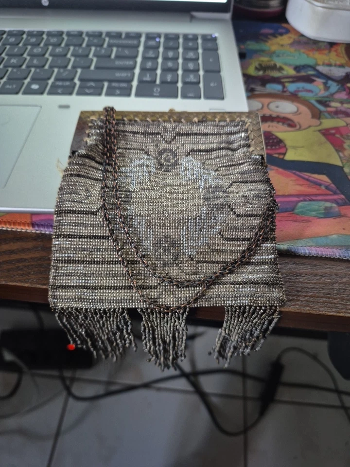 Cartera con cuentas de la década de 1920 con cadena de cierre de metal y bisagras sin marca necesita reparación Foto 1 de 4