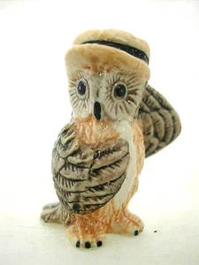K089 KLIMA MINIATURE EN PORCELAINE CHOUETTE CHOUETTES AVEC CASQUETTE N° 1 OWL - Foto 1 di 3