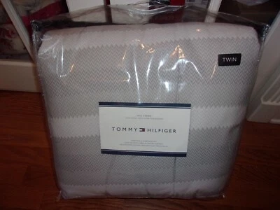 全新包装 Tommy Hilfiger 滑雪板条纹双棉被套装 2 件套 — 第 1/4 张图片